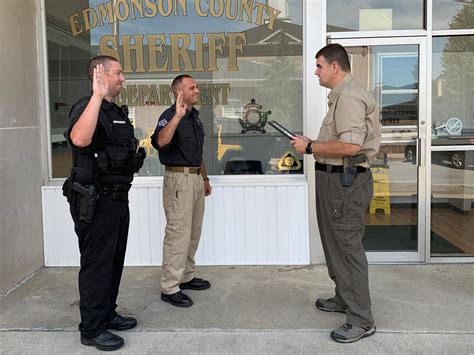 The Snohomish County <b>Sheriff</b>’s Office employs over 800 employees in four different bureaus: Special Investigations, Operations, Administrative Services and Corrections. . What is a volunteer sheriff deputy